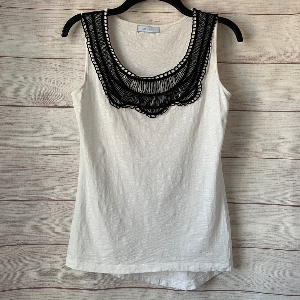 Lizwear Heathered White Sleeveless Top with Black Crochet Lace Neckline